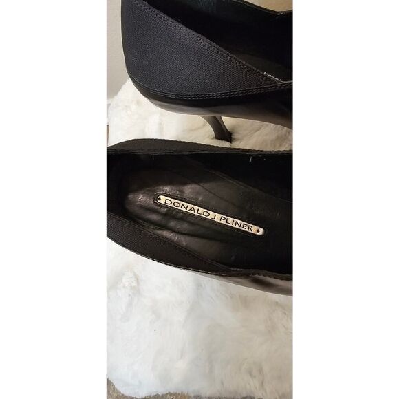 Donald Pliner Black Leather Pointy Heels Size 11 - Picture 8 of 9